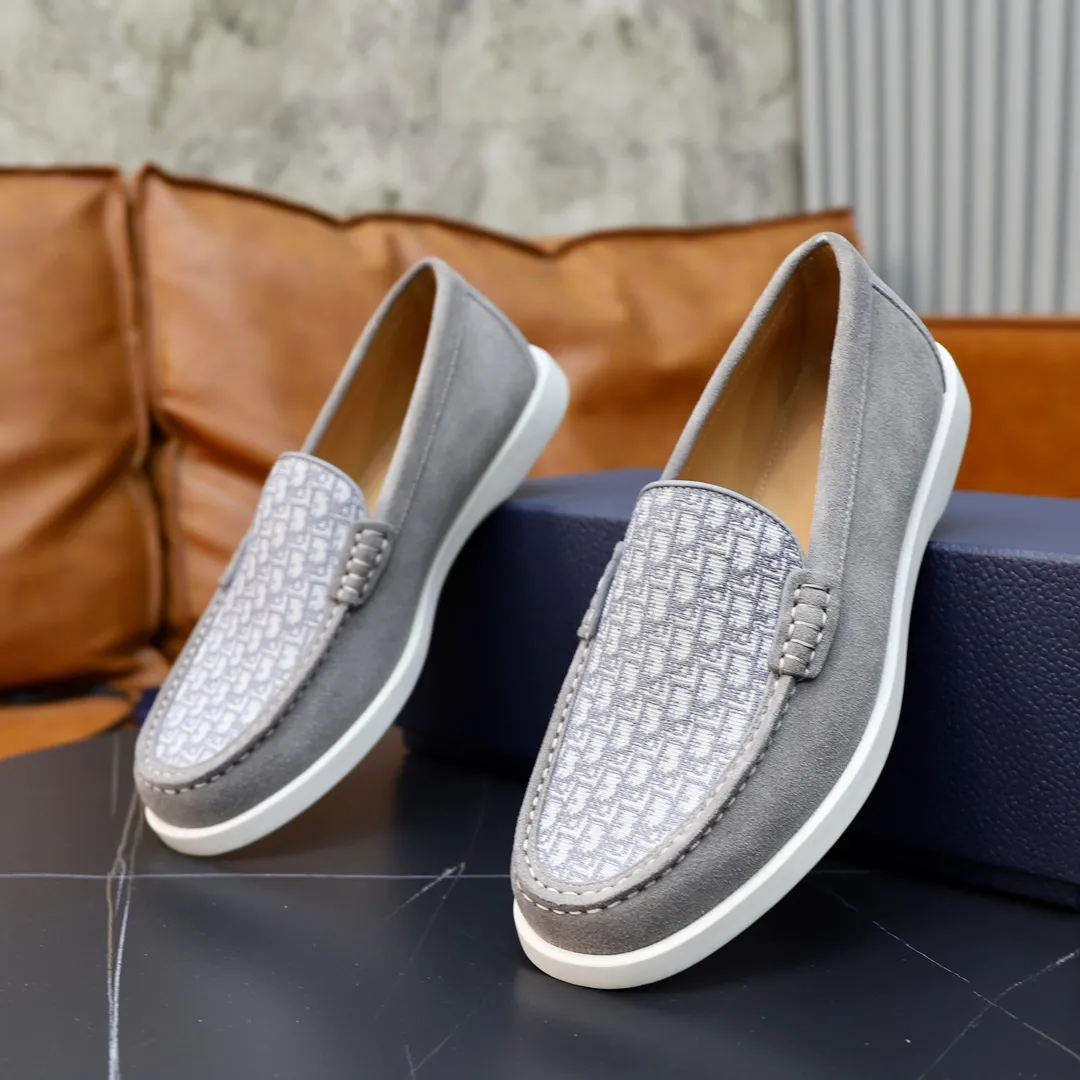 Ex-factory price: 540🙅‍♂️🙅‍♂️🙅‍♂️ Brand: Dior DIOR Standard code: Men's code 38/44 (45 can be customized) Grade: Same as the official website Material: Original cowhide stitching, cowhide lining, original TPU wear-resistant soft outsole Style categories: Leisure and sports version, footwear for driving, young fashion, European and American trends, British style Color: actual picture color
